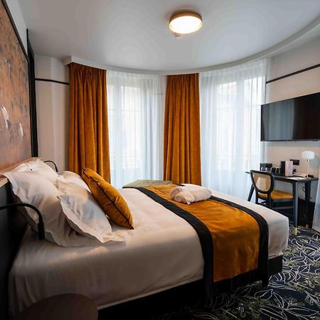 Hotel Et Restaurant Le Regina Le Puy-en-Velay Екстериор снимка