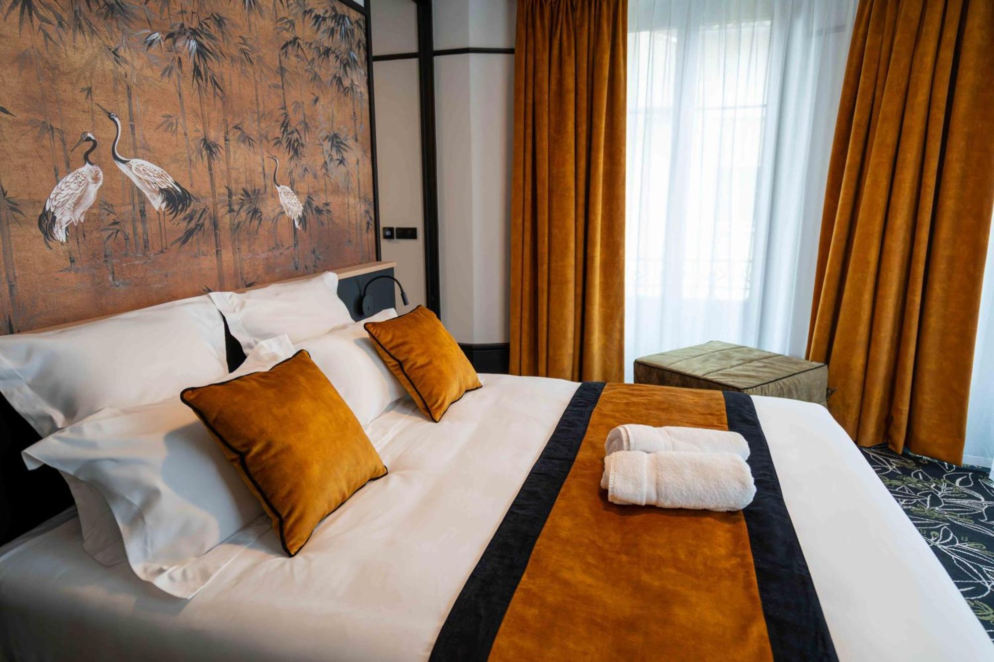 Hotel Et Restaurant Le Regina Le Puy-en-Velay Екстериор снимка