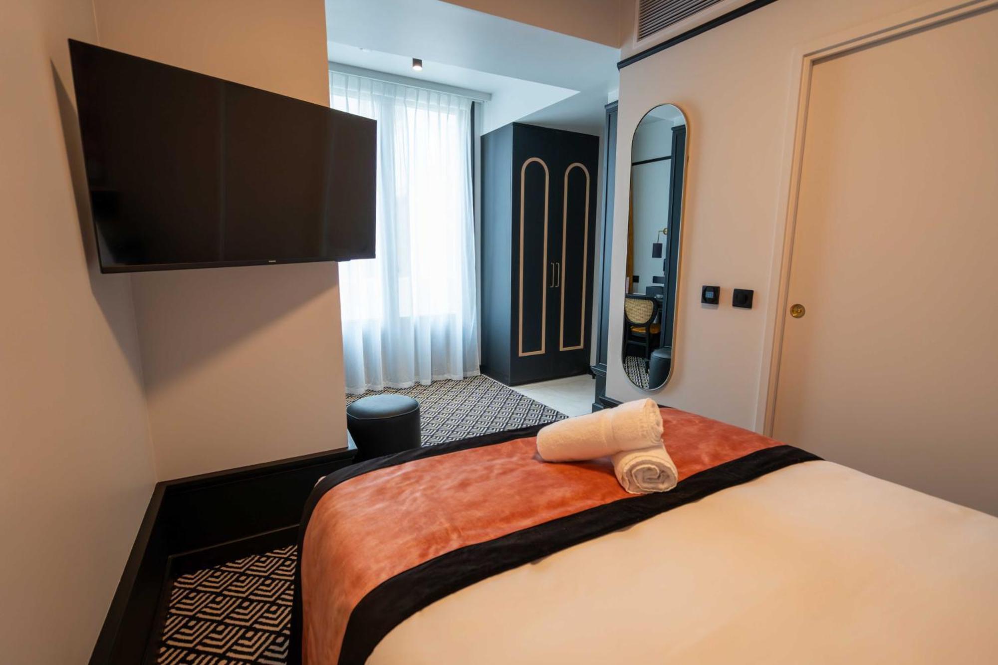 Hotel Et Restaurant Le Regina Le Puy-en-Velay Екстериор снимка