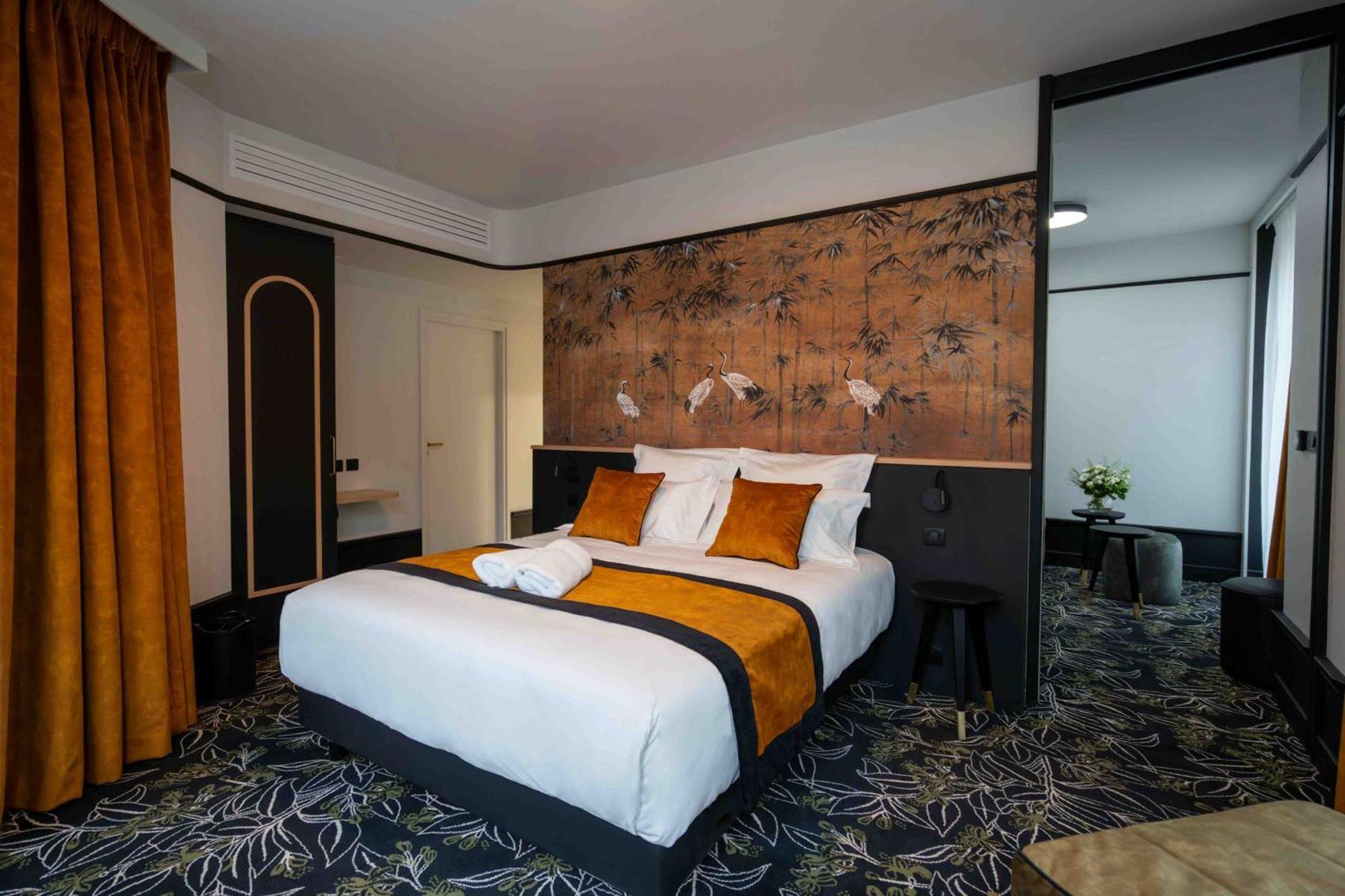 Hotel Et Restaurant Le Regina Le Puy-en-Velay Екстериор снимка