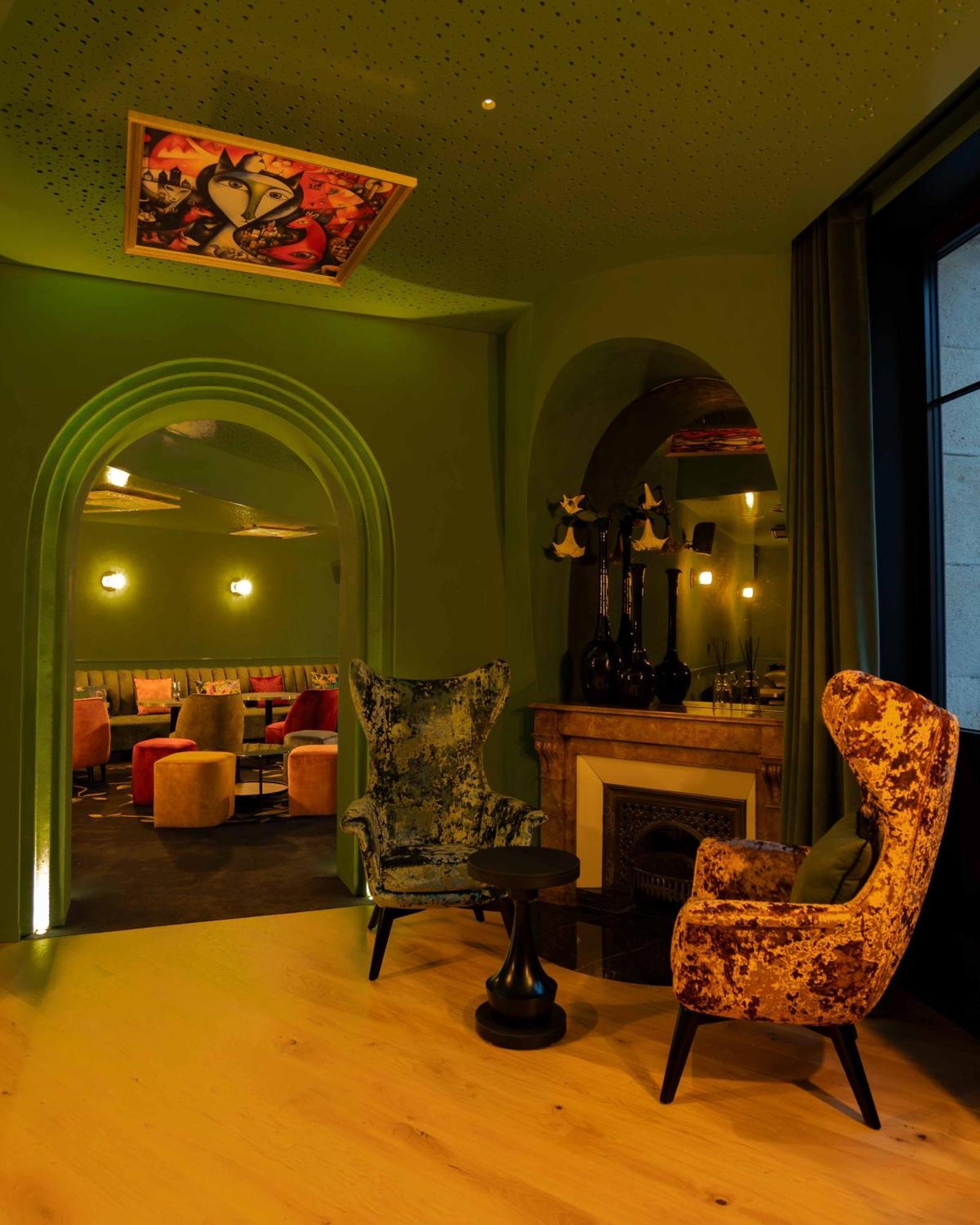 Hotel Et Restaurant Le Regina Le Puy-en-Velay Екстериор снимка